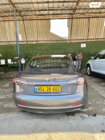 מודעת רכב טסלה מודל 3