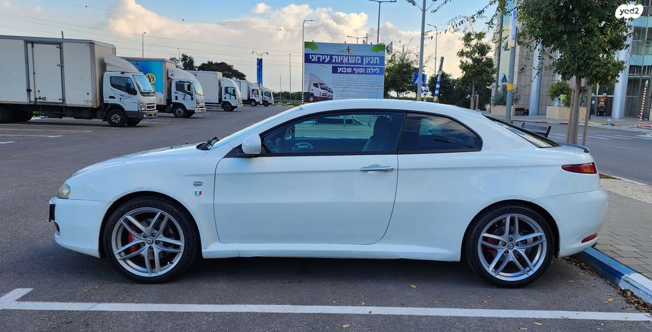 אלפא רומיאו GT
