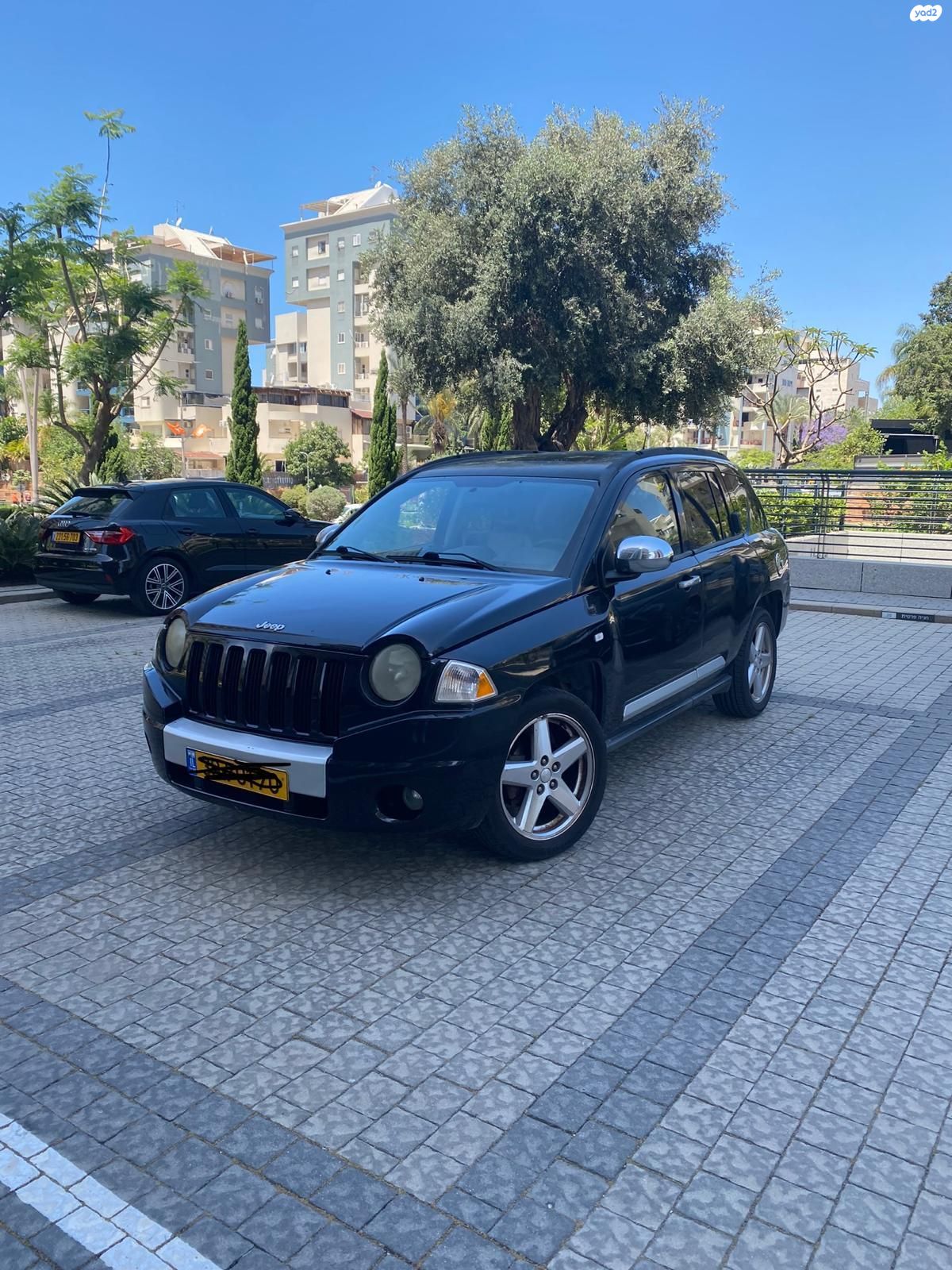 מודעת רכב ג'יפ קומפאס