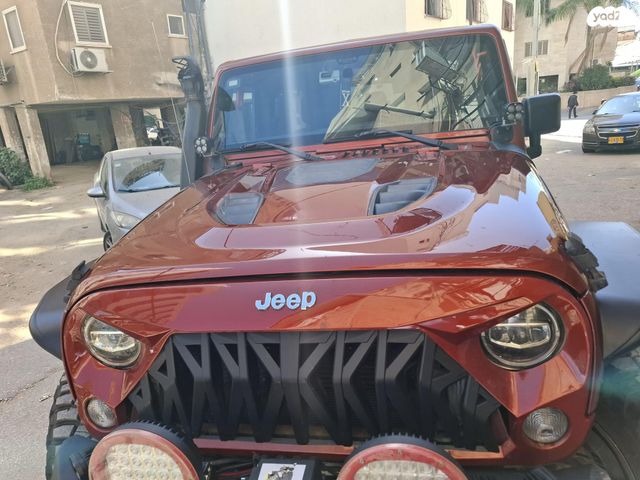 מודעת רכב ג'יפ רנגלר