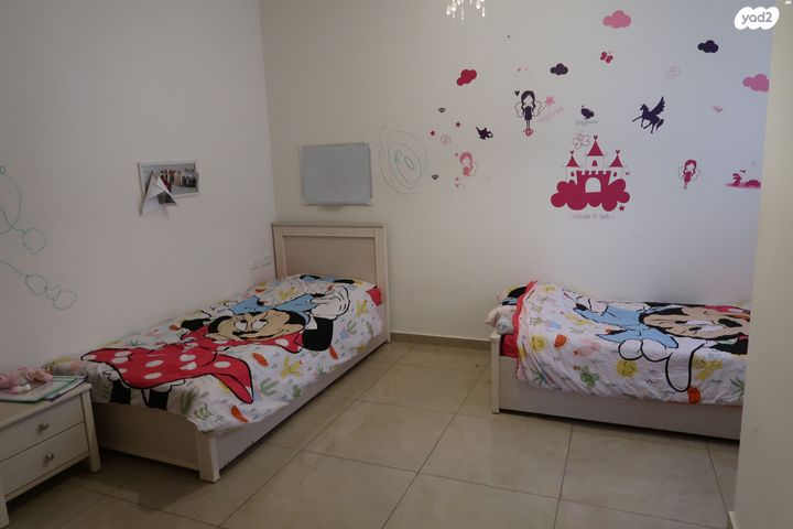 דירה, שח"ל 24, הפועל המזרחי ה', שיכון ה', בני ברק