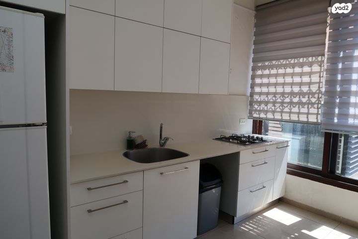 דירה, שח"ל 24, הפועל המזרחי ה', שיכון ה', בני ברק