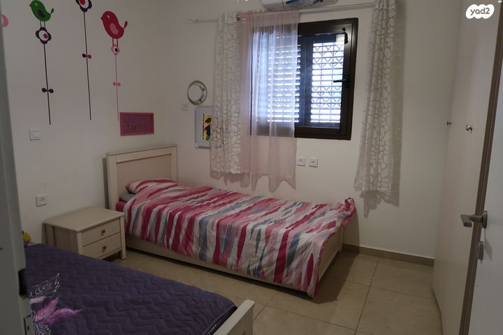 דירה, שח"ל 24, הפועל המזרחי ה', שיכון ה', בני ברק