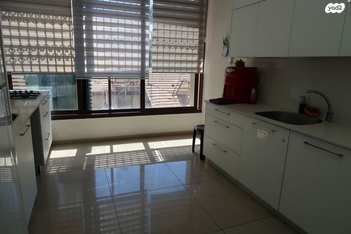 דירה, שח"ל 24, הפועל המזרחי ה', שיכון ה', בני ברק