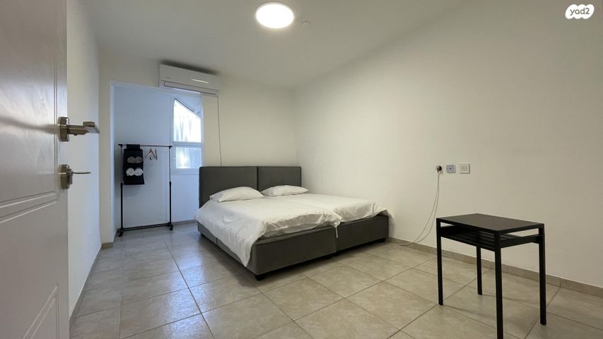 תיירות ונופש, שמעון דהאן 10, שיכון עובדים, טבריה