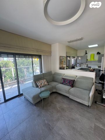 דירה, שדרות ודג'ווד, מרכז הכרמל, חיפה