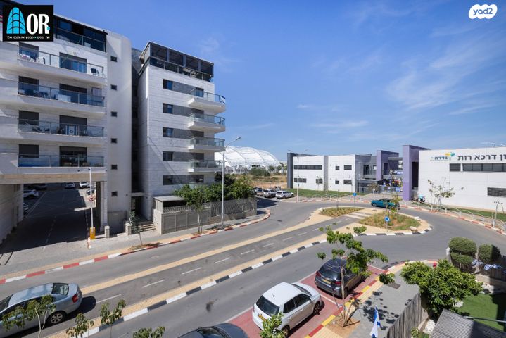 דירה, דבורה הנביאה, גדרה מזרח, גדרה