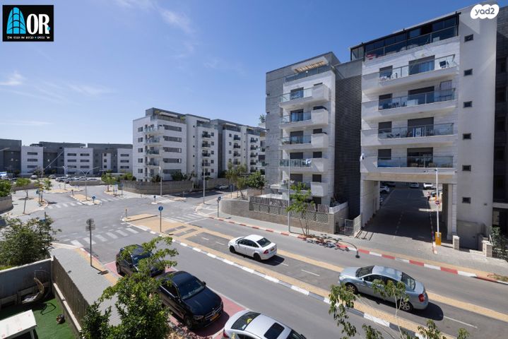 דירה, דבורה הנביאה, גדרה מזרח, גדרה