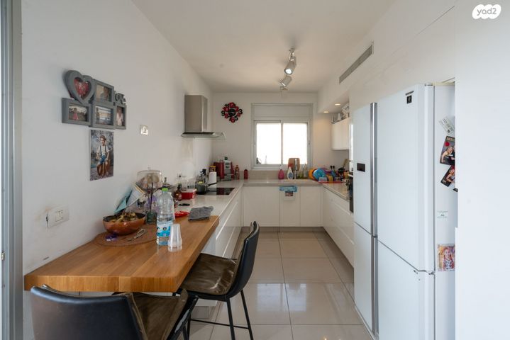 דירה, החלוץ, הרצליה