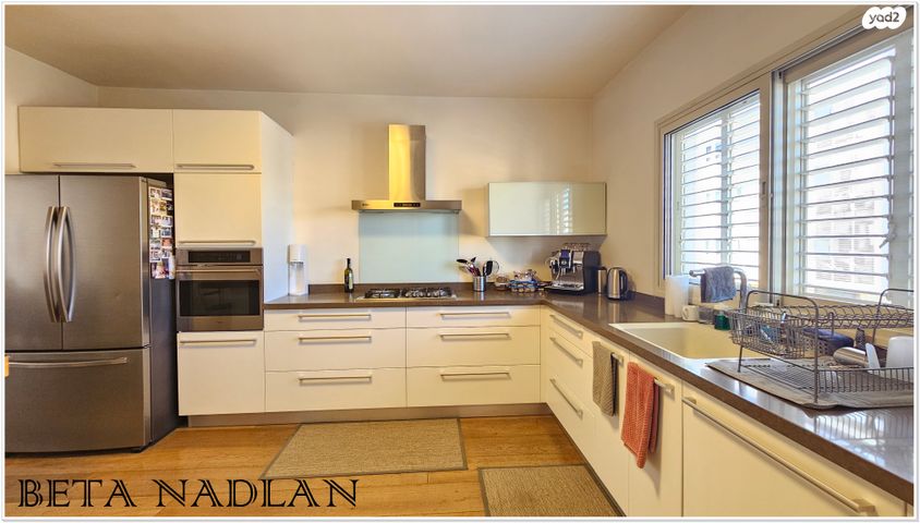 גג/ פנטהאוז, אנה פרנק, מרכז, כפר סבא