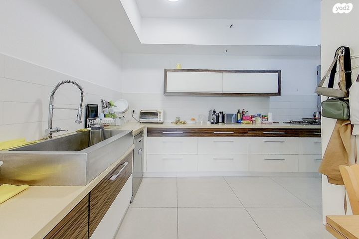 דירה, רעננה