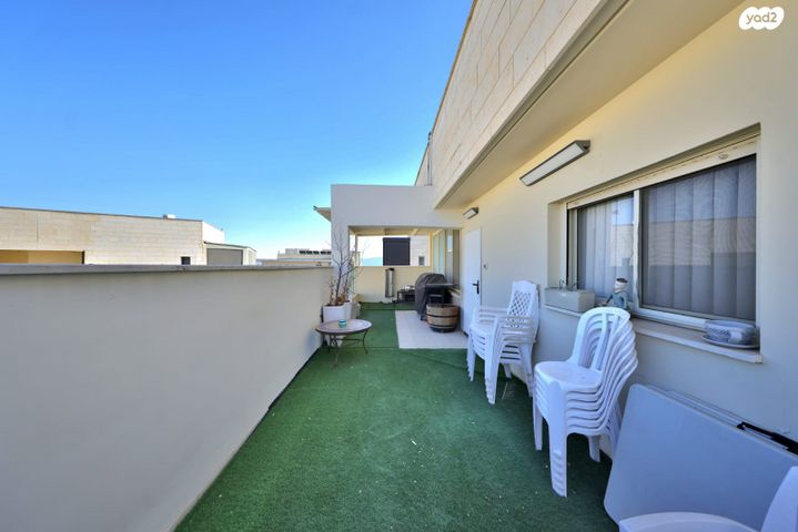 גג/ פנטהאוז, יקינטון, גבעת הרקפות, קרית ביאליק