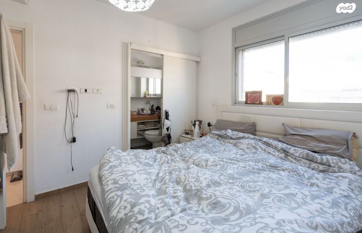 דירה, החלוץ, הרצליה