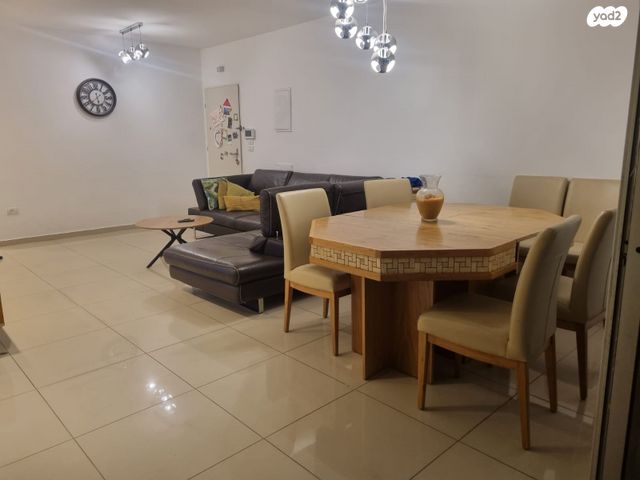 דירה, החלוץ, הרצליה