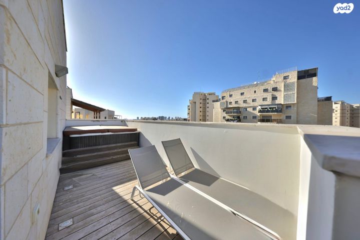 גג/ פנטהאוז, יקינטון, גבעת הרקפות, קרית ביאליק