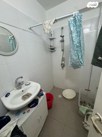 דירה, גיורא יוספטל, שקמים ואגמים, אשקלון