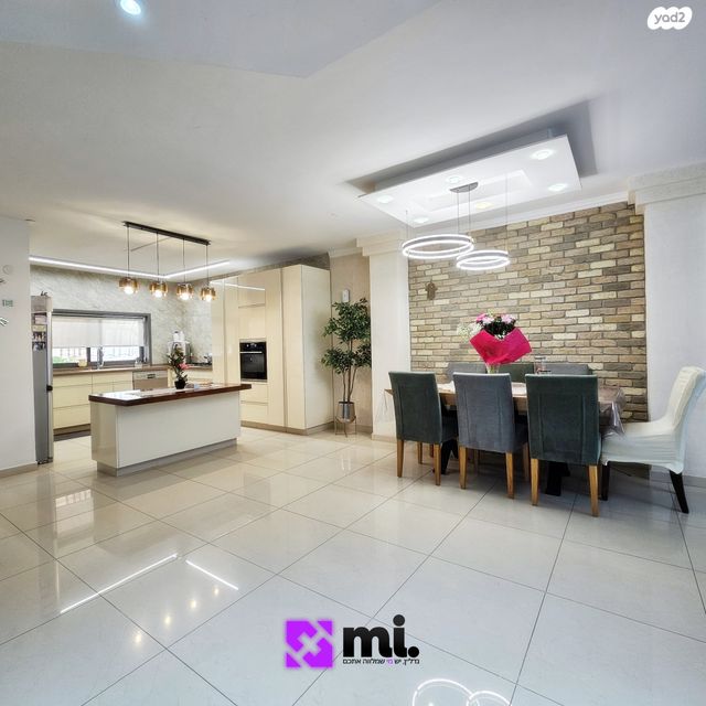 דו משפחתי, הארזים, גבעת שרת, בית שמש