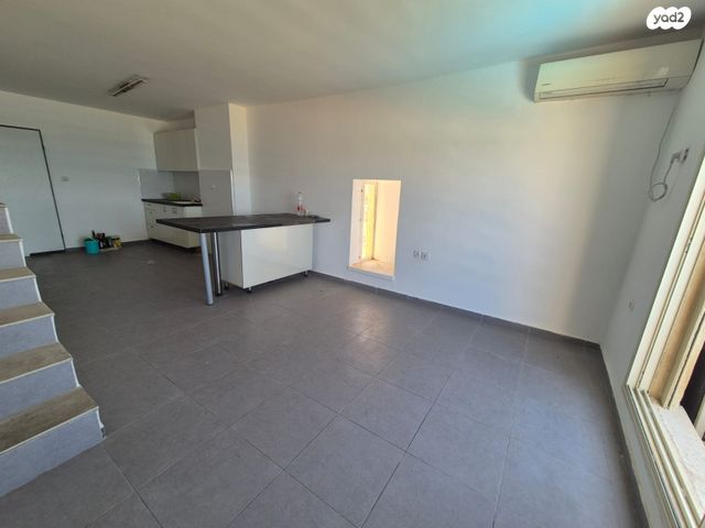 דופלקס, העלייה 65, עמידר, נהריה