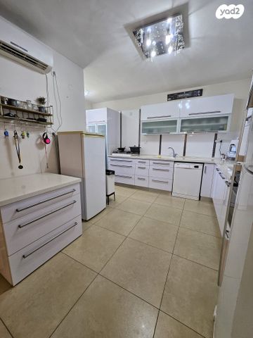 דירה, משה אבן עזרא 15, רובע ה', אשדוד