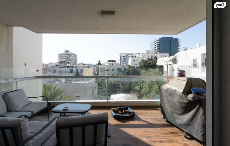 דירה, החלוץ, הרצליה