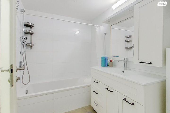 דירה, רעננה