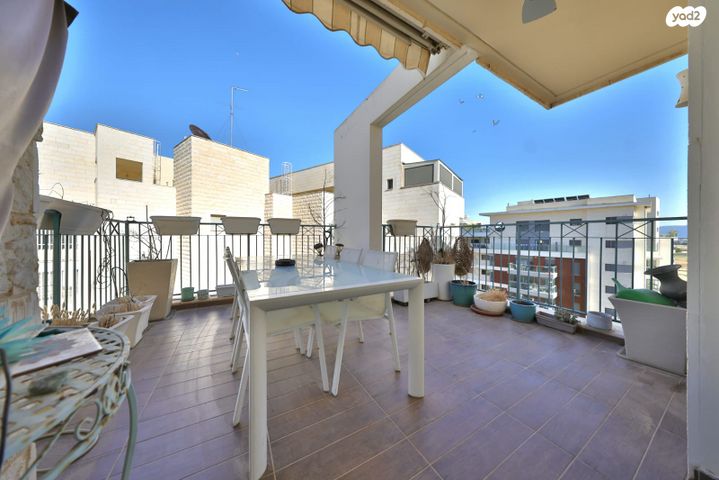 גג/ פנטהאוז, יקינטון, גבעת הרקפות, קרית ביאליק