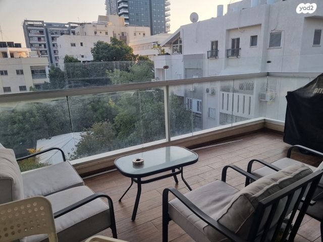 דירה, החלוץ, הרצליה