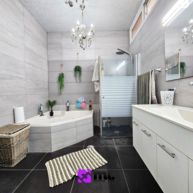 דו משפחתי, הארזים, גבעת שרת, בית שמש