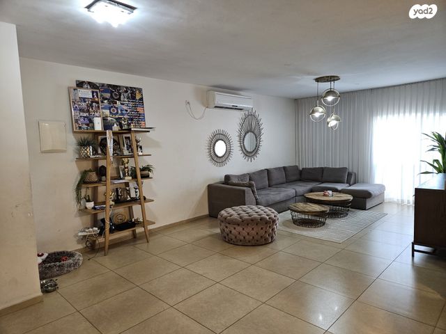 דירה, משה אבן עזרא 15, רובע ה', אשדוד