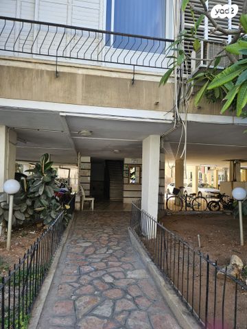 דירה, הראשונים, הגבול רוטשילד, בת ים