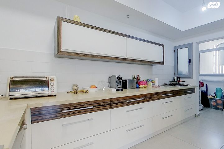 דירה, רעננה