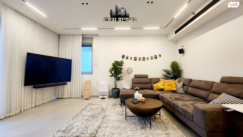 גג/ פנטהאוז, כליל החורש, יצחק שמיר, נהריה