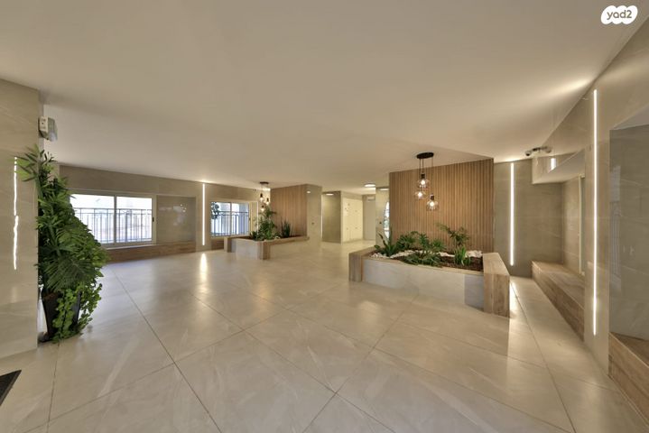 גג/ פנטהאוז, יקינטון, גבעת הרקפות, קרית ביאליק