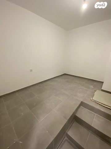 דירה, מלחה, מנחת, ירושלים