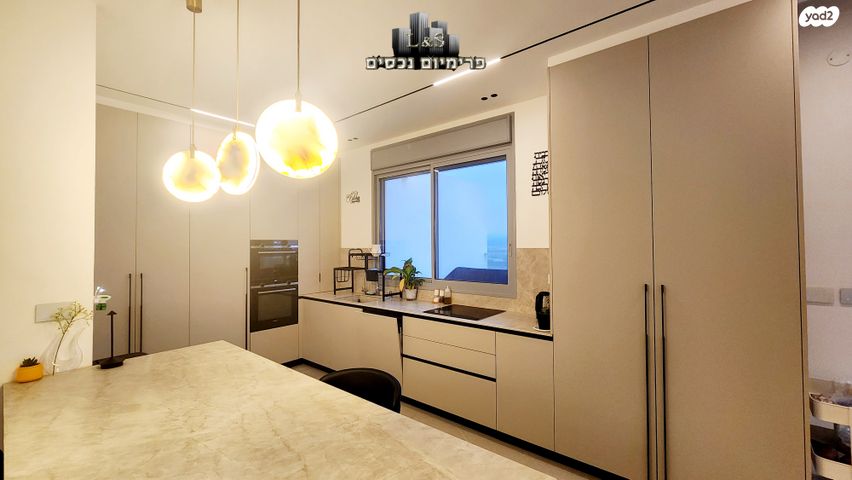 גג/ פנטהאוז, כליל החורש, יצחק שמיר, נהריה