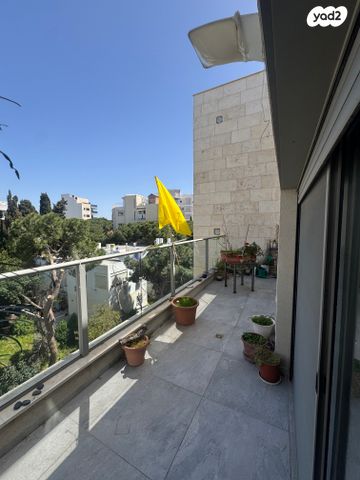 דירה, שדרות ודג'ווד, מרכז הכרמל, חיפה