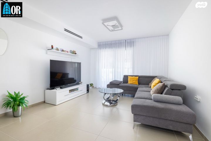 דירה, דבורה הנביאה, גדרה מזרח, גדרה