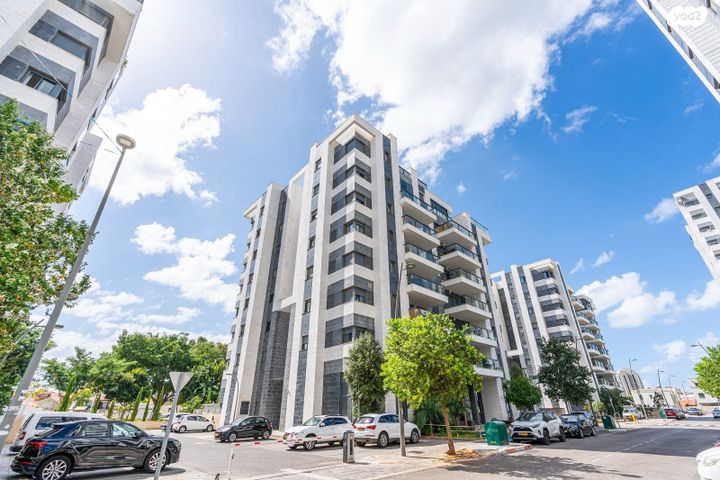 דירת גן, נווה אור, אור עקיבא