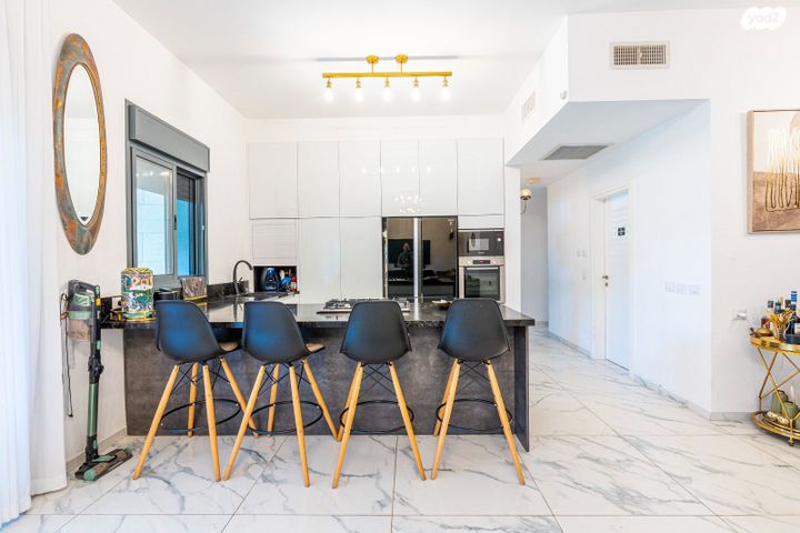 דירת גן, נווה אור, אור עקיבא