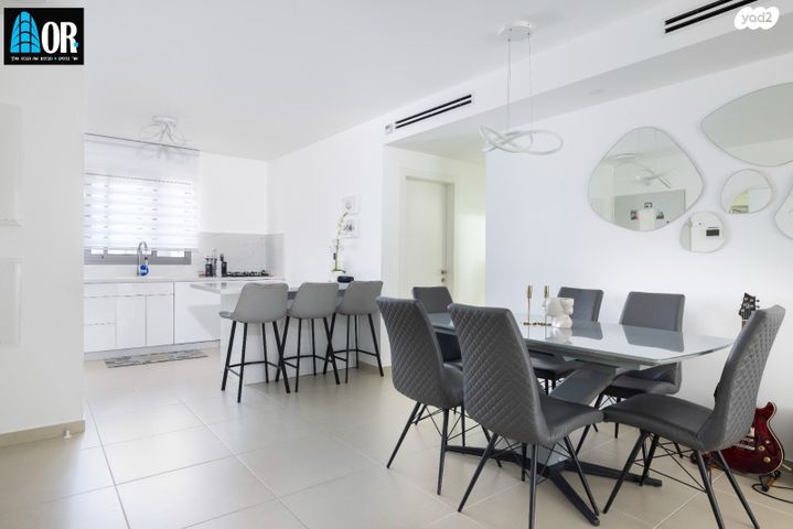 דירה, דבורה הנביאה, גדרה מזרח, גדרה