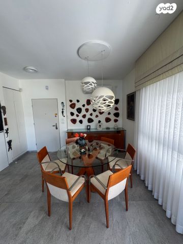 דירה, שדרות ודג'ווד, מרכז הכרמל, חיפה