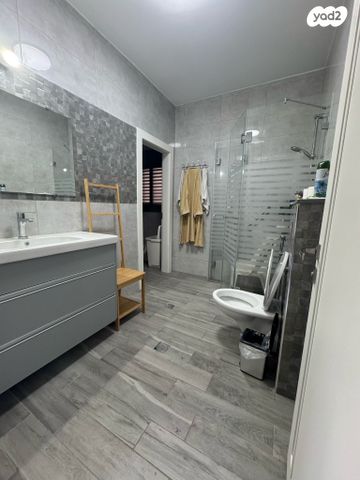 דירה, שדרות הציונות 12, מרכז העיר, קרית אתא