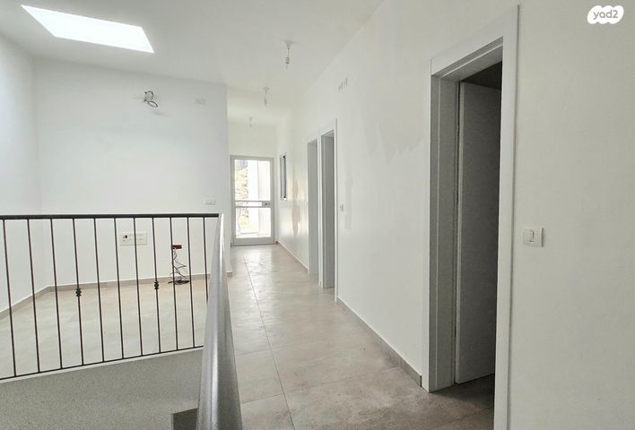 דו משפחתי, שערי תקווה