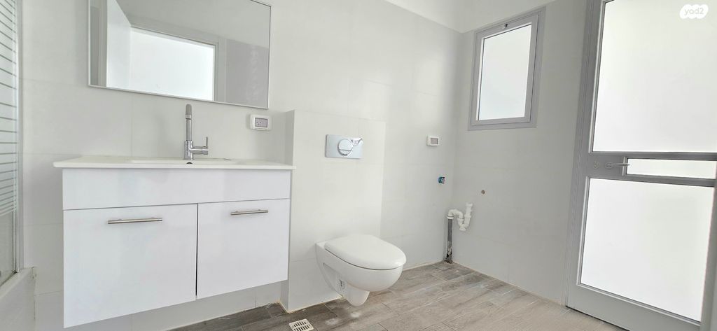 דו משפחתי, שערי תקווה