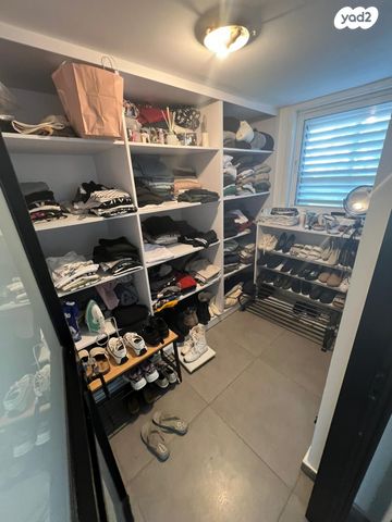 דירת גן, הכנסת, רסקו ב', חולון