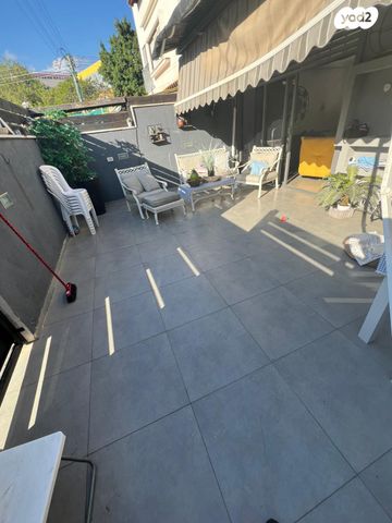 דירת גן, הכנסת, רסקו ב', חולון