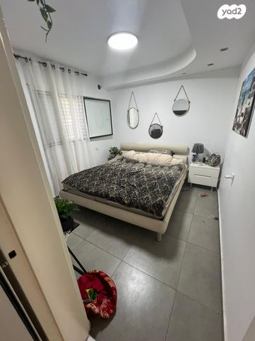 דירת גן, הכנסת, רסקו ב', חולון