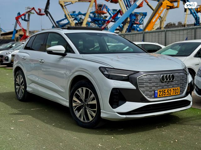מודעת רכב אאודי Q4 e-tron