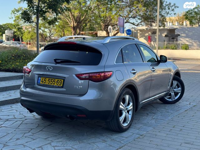 אינפיניטי FX37