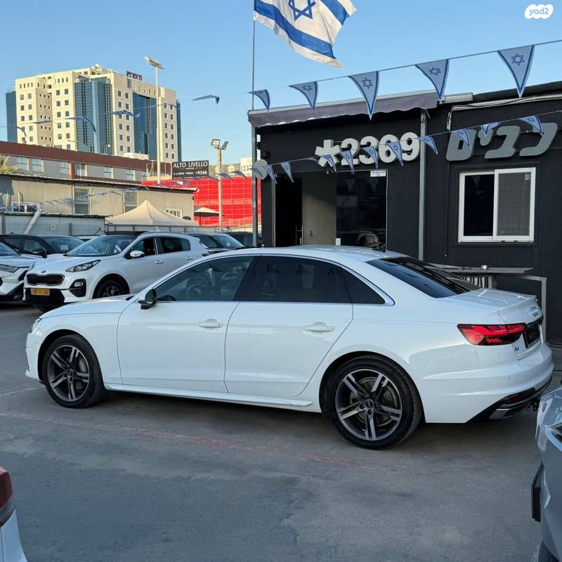 מודעת רכב אאודי A4 2